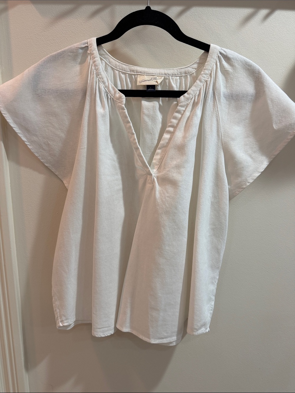 Universal Thread White Split-Neck Flutter Sleeve Top